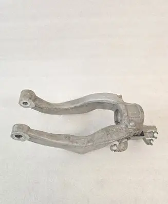 Volvo XC90 Lower shock absorber bracket 31409662