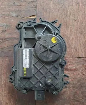 Audi A8 S8 D3 4E Front door lock 4E0837059 SW50607
