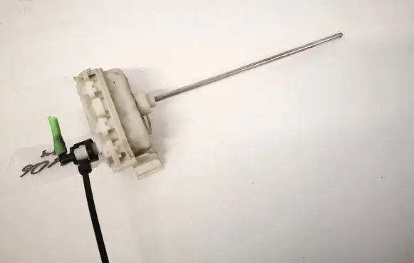 Audi A4 S4 B5 8D Central locking vacuum pump 8d0862153