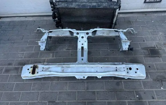 Renault Express Radiator support slam panel 