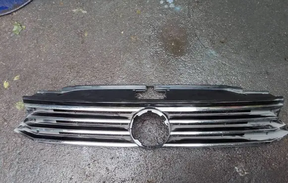 Volkswagen Passat Alltrack Front bumper upper radiator grill 3G0853653