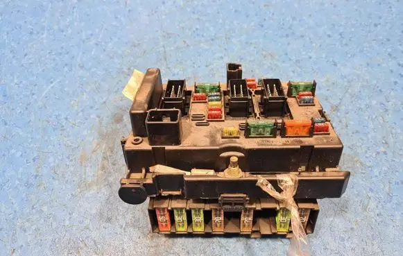 Peugeot 307 CC SAM control unit 9650663980