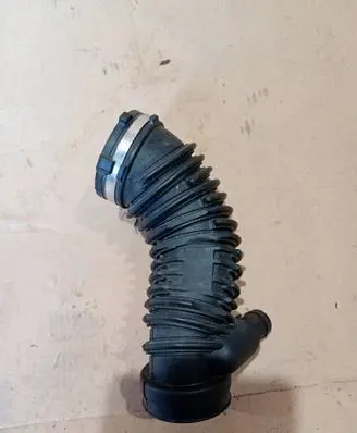 Volkswagen Tiguan Air intake hose/pipe 5QF129656L