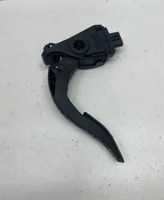 Audi A4 S4 B8 8K Accelerator throttle pedal 8K1723523 11012010 6PV00950501