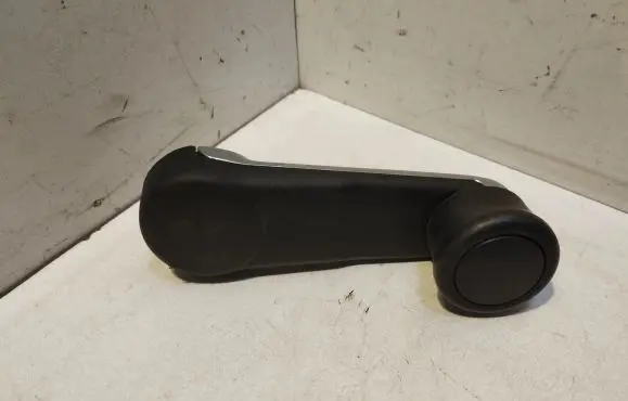Nissan X-Trail T30 Rear door window winding handle 