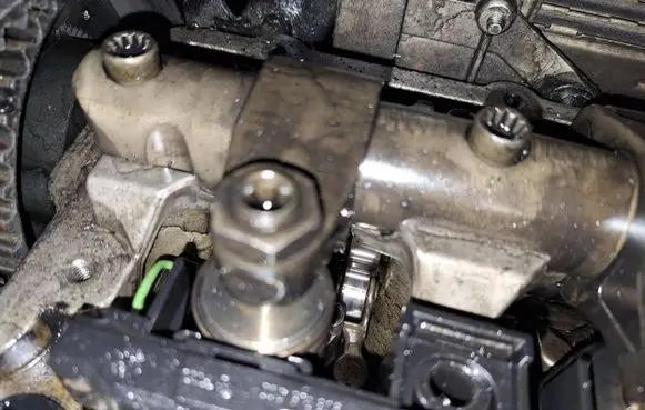Mitsubishi Grandis Fuel injector