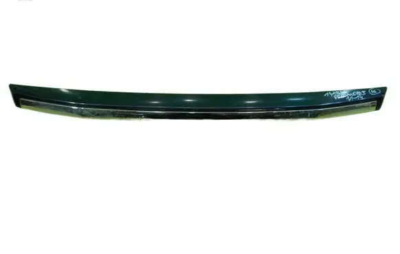 Land Rover Freelander 2 - LR2 Rear light center trim bar blend 