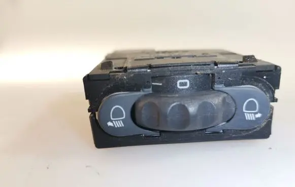 Renault Master II Headlight level height control switch 7700841235