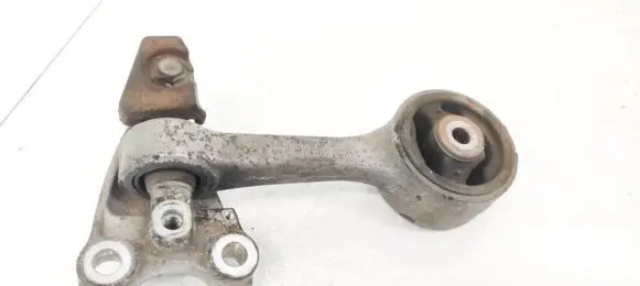 Honda Civic Engine mount bracket