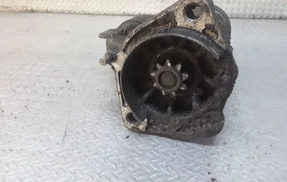 Volkswagen PASSAT B5.5 Starter motor 068911024L