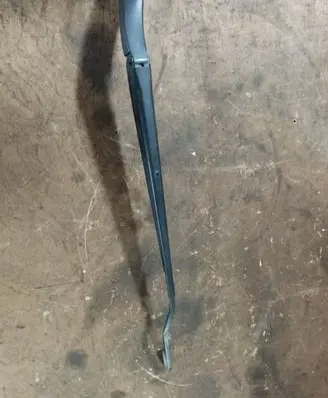 Chrysler Town & Country V Front wiper blade arm 24030777 05113045AC