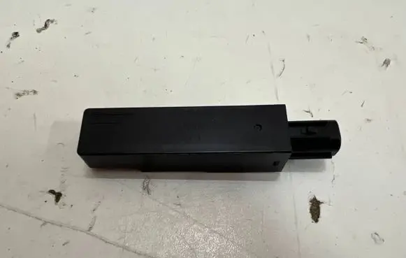 Mazda 3 III Antenna control unit KD45676NXA