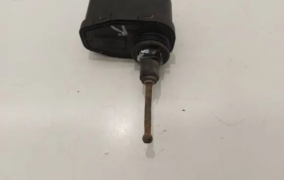 Volkswagen Golf II Headlight level adjustment motor 321941295
