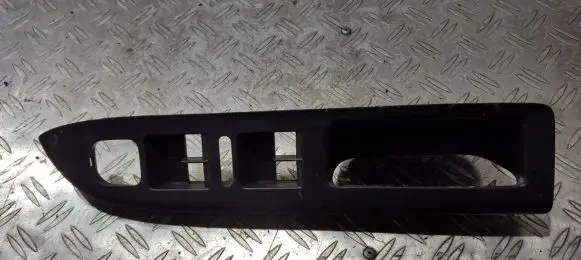 Volkswagen Golf Plus Front door window switch trim 5m2867372c