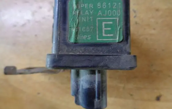 Subaru Legacy Window wiper relay 86121AJ000