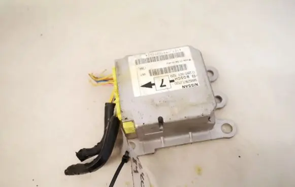 Nissan Primera Airbag control unit/module 0285001329 988207j700