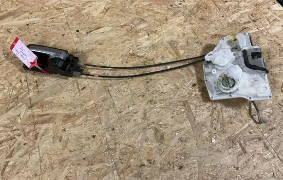 Ford Focus Rear door lock 