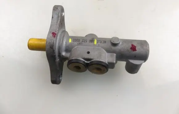 Volkswagen Golf IV Master brake cylinder 1005320003