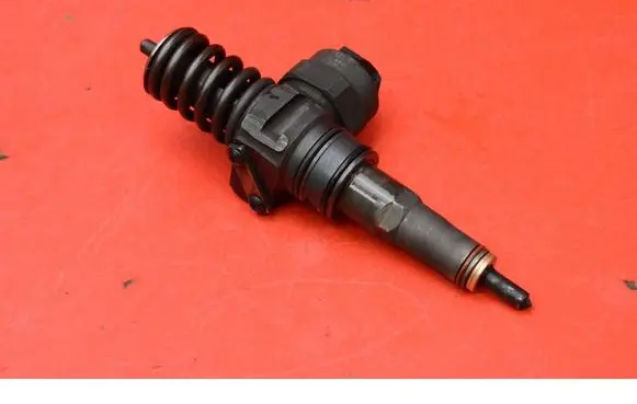 Audi A4 S4 B5 8D Fuel injector 038130073F