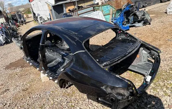 Mercedes-Benz E W214 Body 