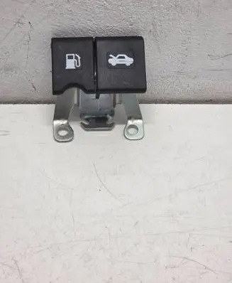 Nissan Juke I F15 Engine bonnet (hood) release handle 