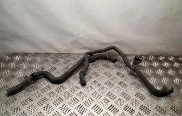 Volkswagen PASSAT B6 Engine coolant pipe/hose 1K0133687B