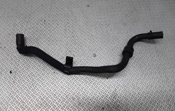 Volkswagen Touran I Engine coolant pipe/hose