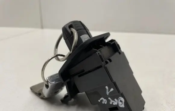 BMW 1 E81 E87 Ignition lock 6954717 10862510 0496