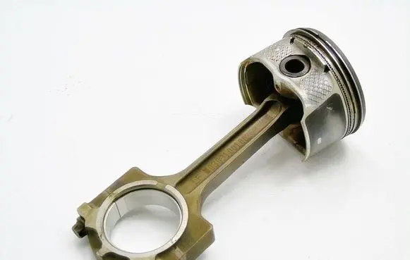 Mazda 6 Piston with connecting rod L801