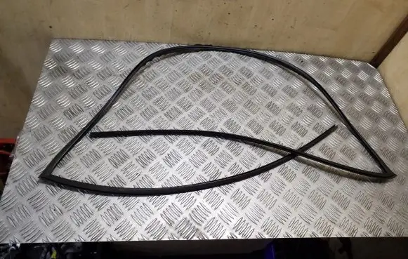 Hyundai ix35 Windshield trim