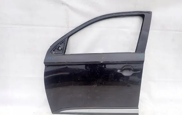 Mitsubishi Outlander Front door