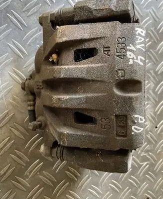 Toyota RAV 4 (XA40) Front brake caliper