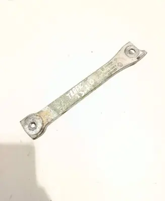 Gearbox mounting bracket