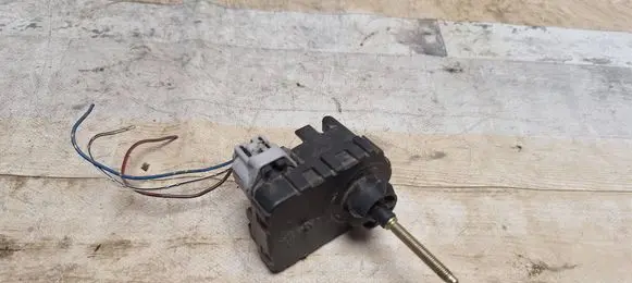 Headlight level adjustment motor