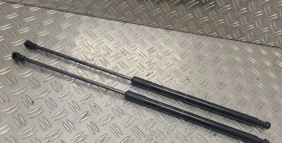 Toyota Aygo AB40 Tailgate/trunk strut/damper 689500H030