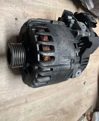 Peugeot 308 Generator/alternator 9674646180