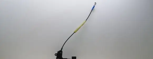Opel Zafira B Front door lock 13210748