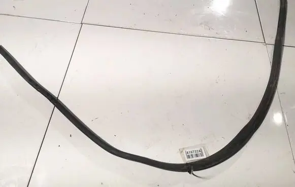 Honda CR-V Rubber seal front coupe door 