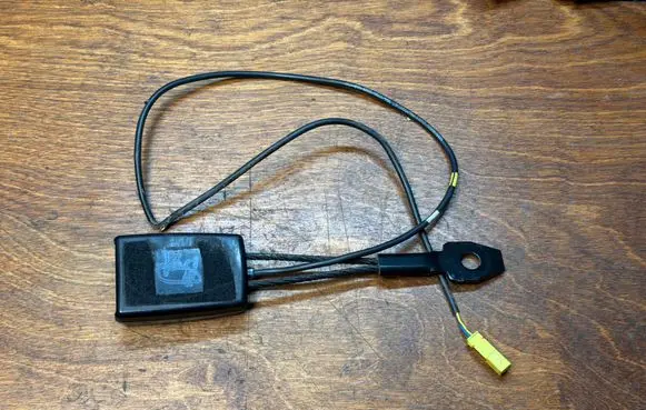 Mercedes-Benz Sprinter W906 Front seatbelt buckle A9068600369