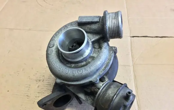 Volvo S60 Turbo 8653122 GT2052V 723167-3