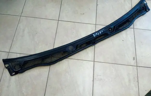 Renault Captur Wiper trim 668115916R 668119936R NE69813