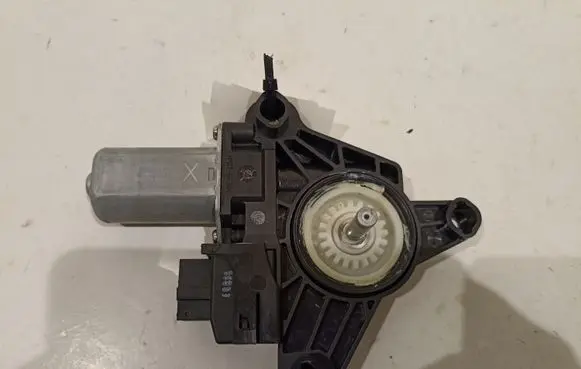 Mercedes-Benz GLE (W166 - C292) Rear door window regulator motor A2469063100