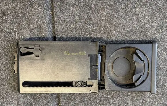 Audi A4 S4 B7 8E 8H Cup holder 8E1862534L