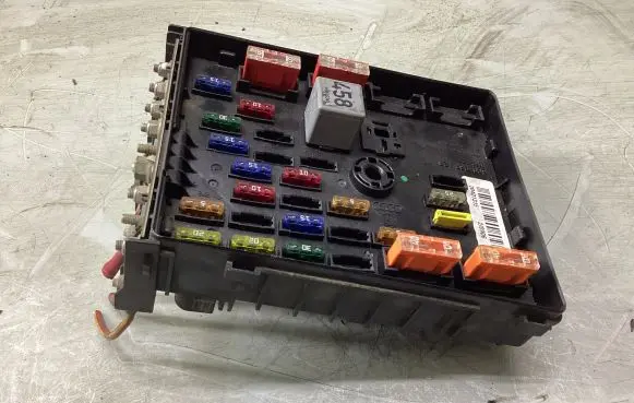 Volkswagen PASSAT B6 Fuse module 3C0937125 63592777