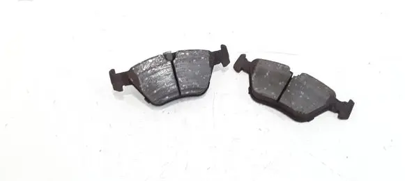 BMW 5 E39 Brake pads (front) 