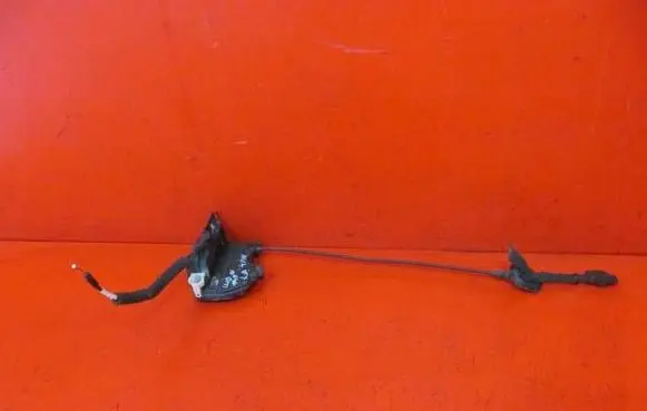 Renault Clio IV Front door lock 805033000R