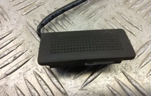 Alfa Romeo Stelvio Tailgate opening switch 50559408