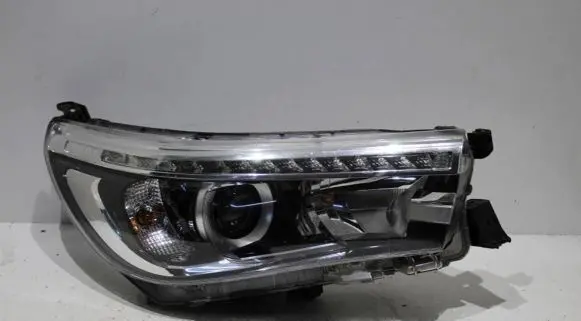 Toyota Hilux (AN120, AN130) Headlight/headlamp