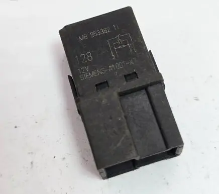 Mitsubishi Space Star Other relay MB953382 A1001X7