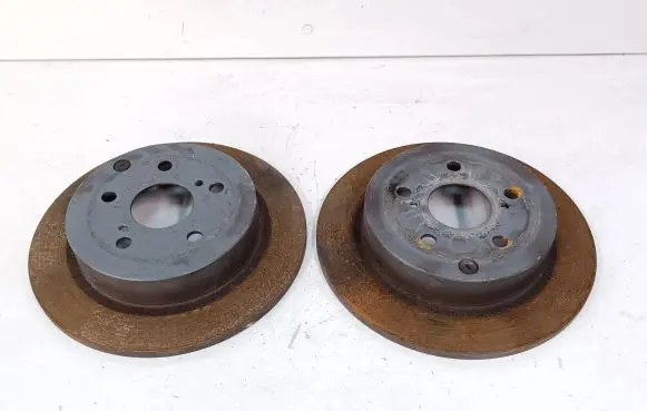 Toyota Prius+ (ZVW40) Rear brake disc